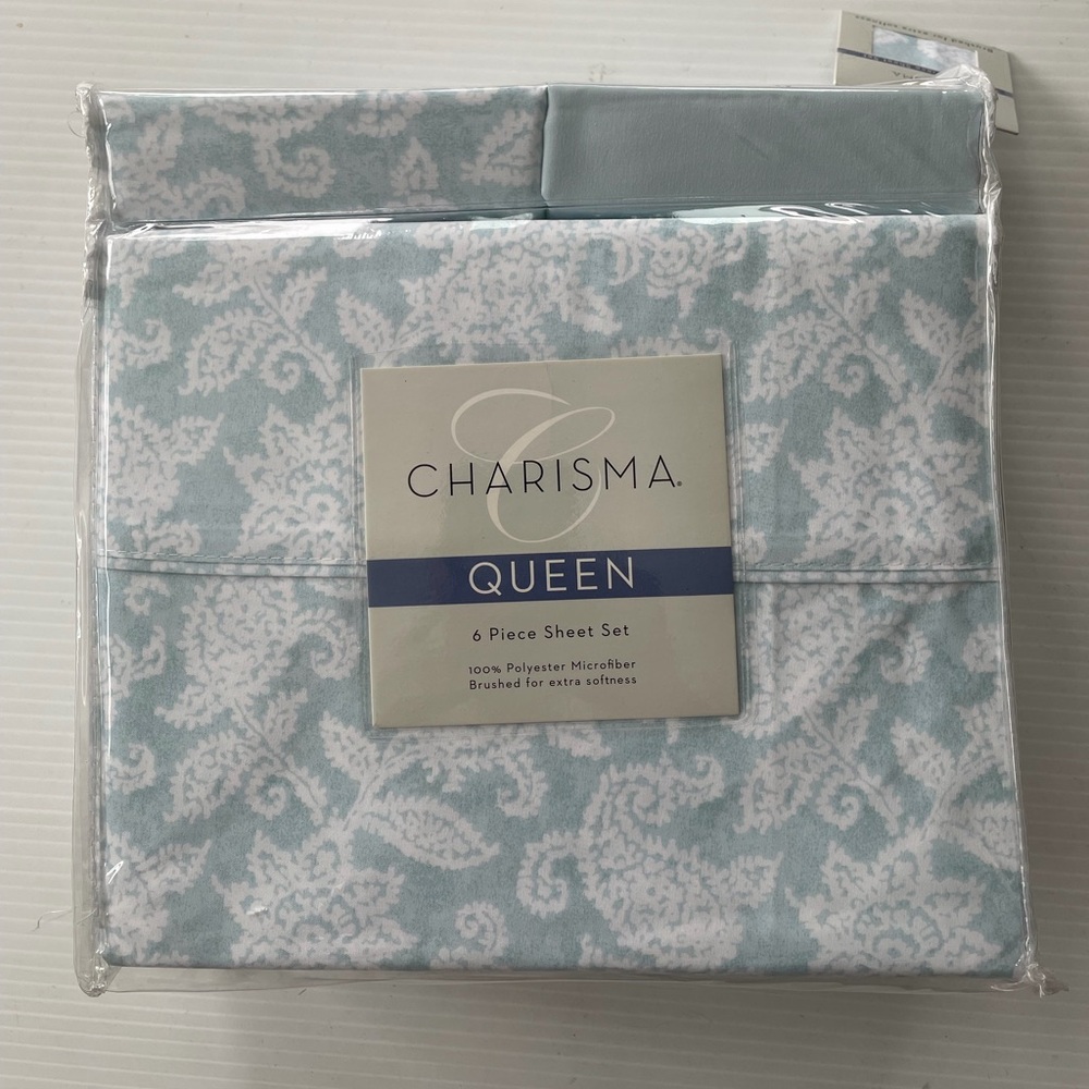 NWT Charisma Queen Sheet Set